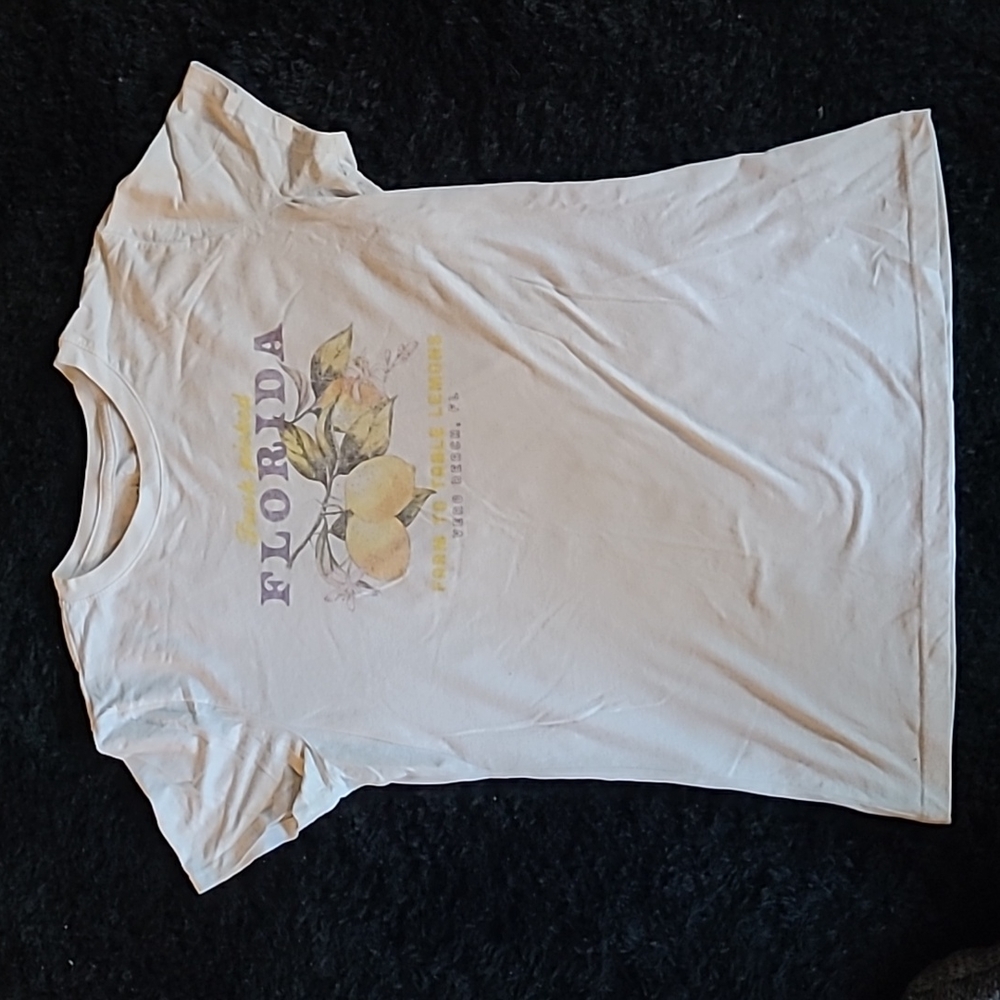 Like new XL Aeropostale t-shirt